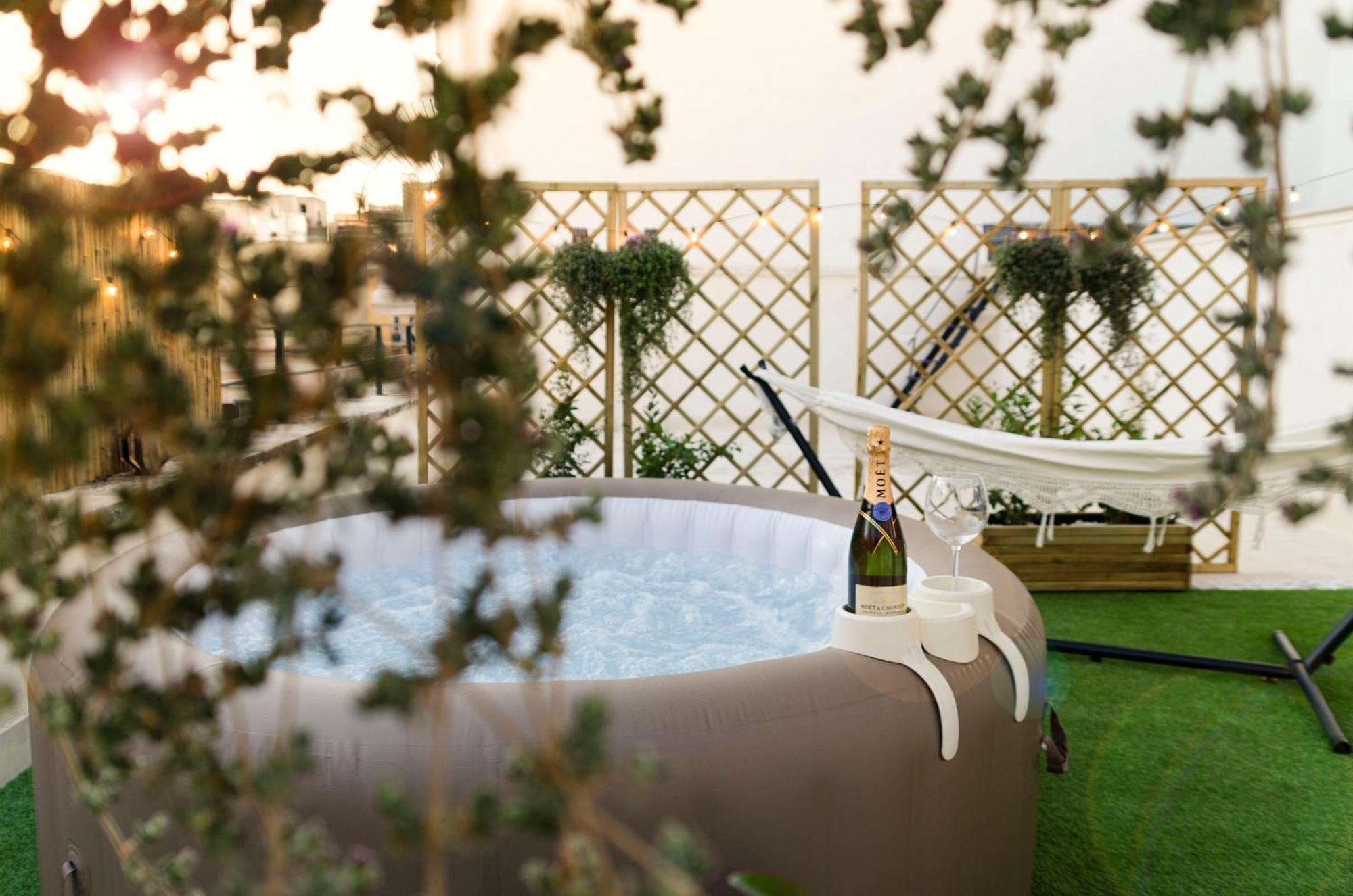 Apartamento Fabulous 90mq Penthouse With Jacuzzi In Center *