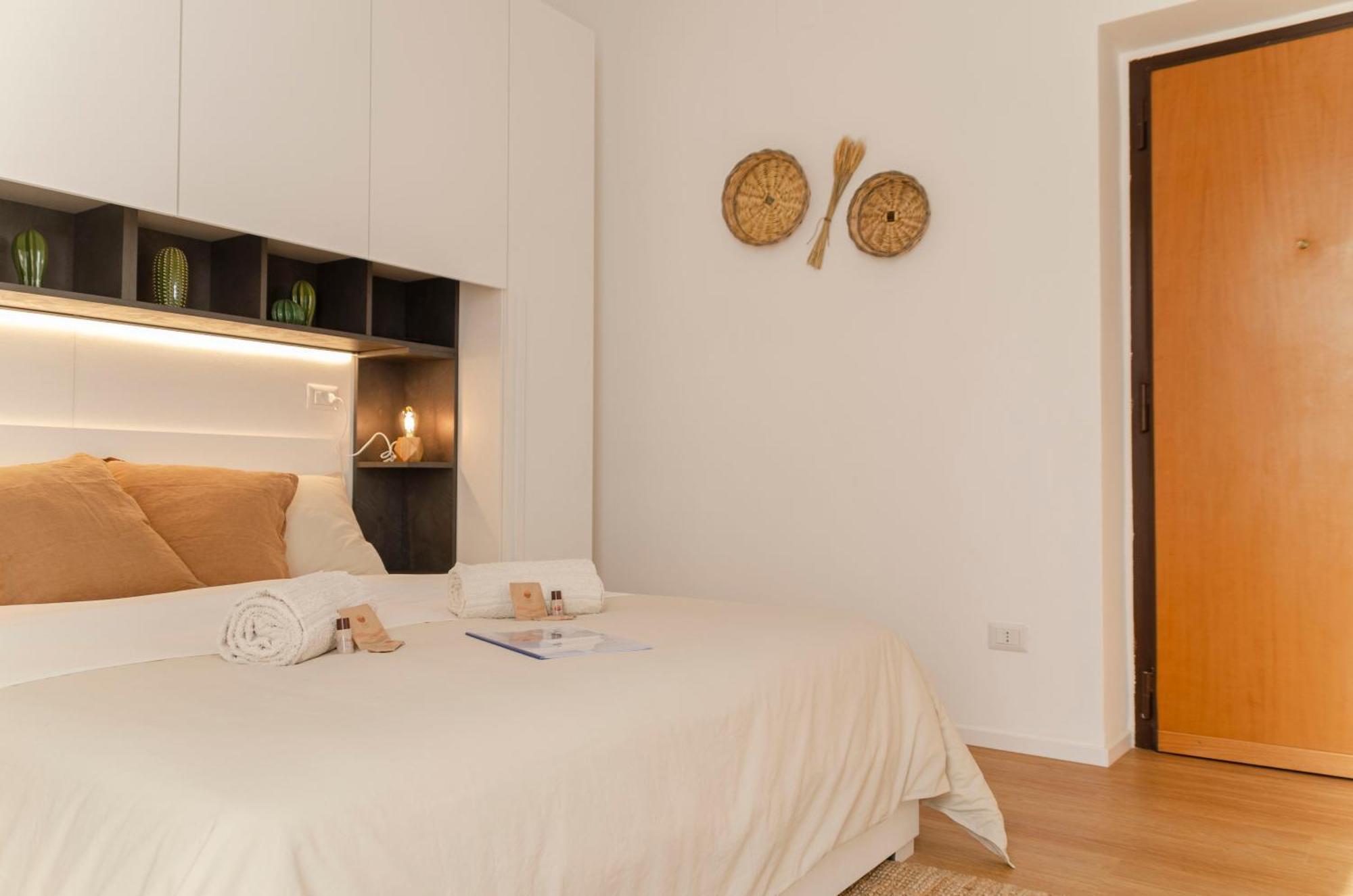 Apartamento Fabulous 90mq Penthouse With Jacuzzi In Center